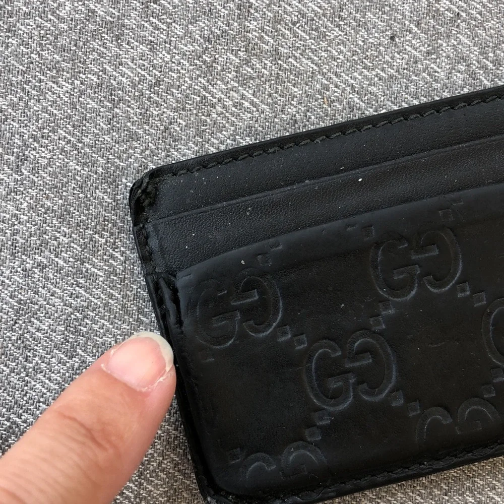 GUCCI Embossed Logo Leather Money Clip - Picture 3 of 7